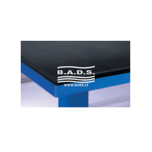 The tabletop is metal with a rubber surface 45mm thick (tabletop length 1500mm) (010021193, TECNOLAM)