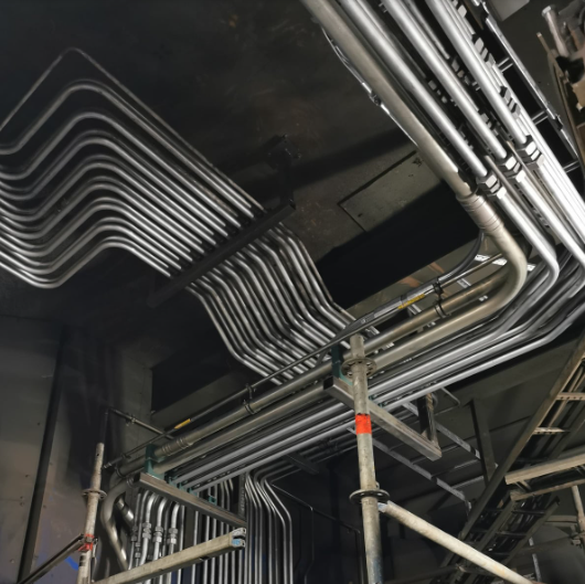 Atidirbtos alyvos surinkimo trasa serviso ir sandėlio patalpose. Swecon p.r. S20030al.sur