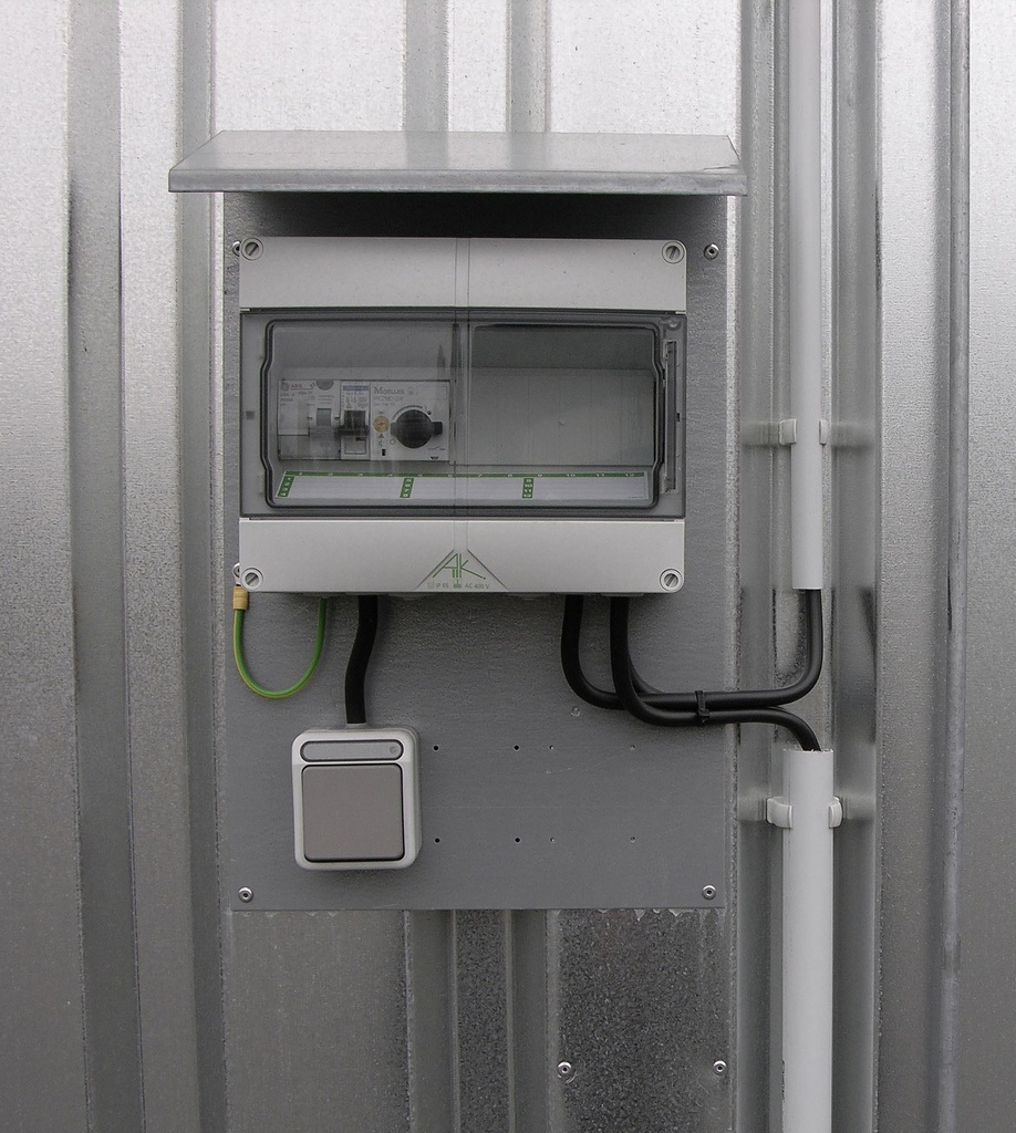 Wind load securing kit for PE hazardous material depot (8230, CEMO)