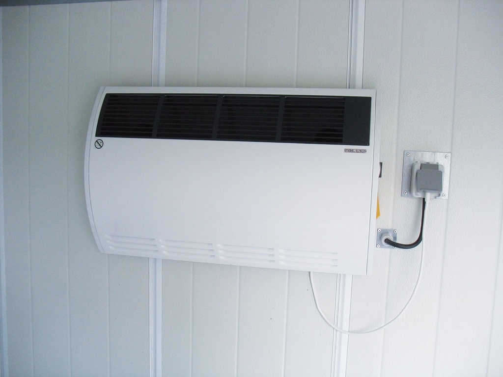 Convector heater with temperature controller, 3 kW (10272, CEMO)