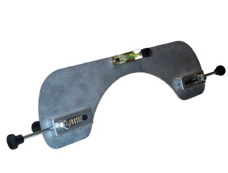 [FEM2004765] Vairo išstatymo įrankis su įtvirtinimu